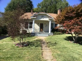 808 3rd St SE in Hickory, NC - Building Photo