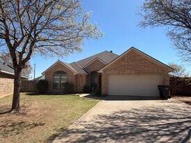4805 Belair Blvd in Wichita Falls, TX - Building Photo