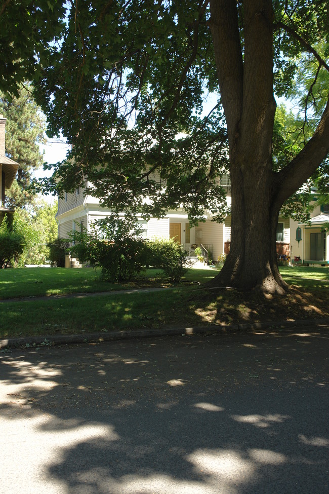 1818 W 9th Ave in Spokane, WA - Foto de edificio - Building Photo