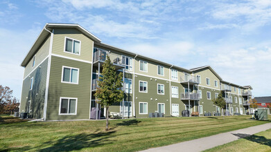 Agassiz in Grand Forks, ND - Foto de edificio - Building Photo