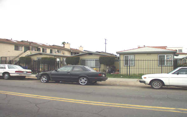 4238-4248 Euclid Ave in San Diego, CA - Foto de edificio - Building Photo