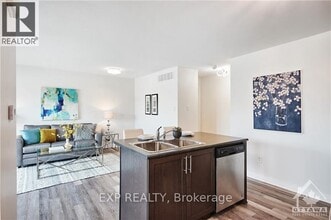 450 Via Verona Ave in Ottawa, ON - Building Photo - Building Photo