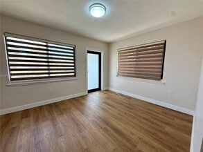 3625 NW Flagler Terrace in Miami, FL - Building Photo - Building Photo