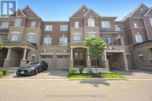 31 Faye St in Brampton, ON - Building Photo