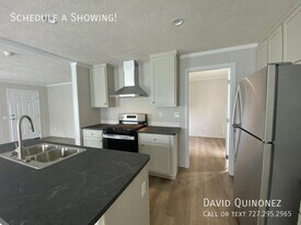 112 Murray Dr in Rockford, IL - Building Photo
