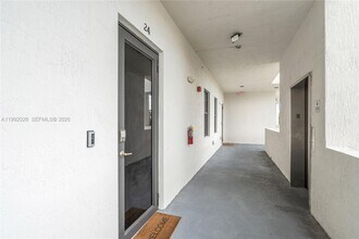 8005 NW 104th Ave in Doral, FL - Building Photo - Building Photo