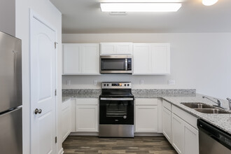 110 Enchanted Walk in Pickens, SC - Building Photo - Building Photo