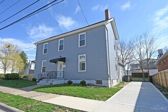 121 E Silver St in Lebanon, OH - Building Photo - Building Photo