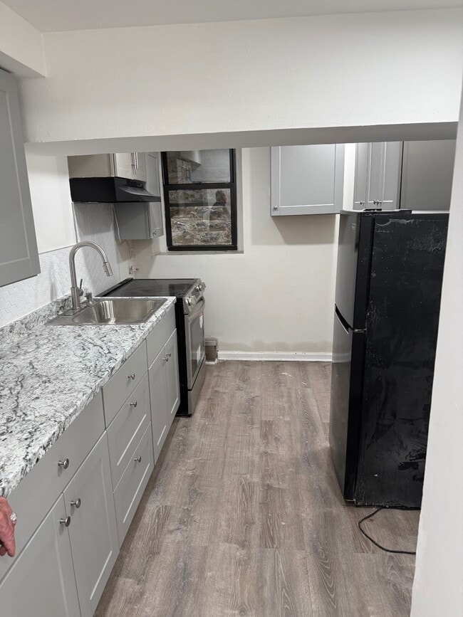 property at 1847 Bronxdale Ave