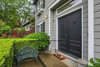 5698 La Mesa Ct in Lake Oswego, OR - Building Photo - Building Photo