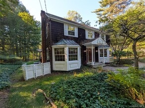 31 Mile Rd in Suffern, NY - Foto de edificio - Building Photo