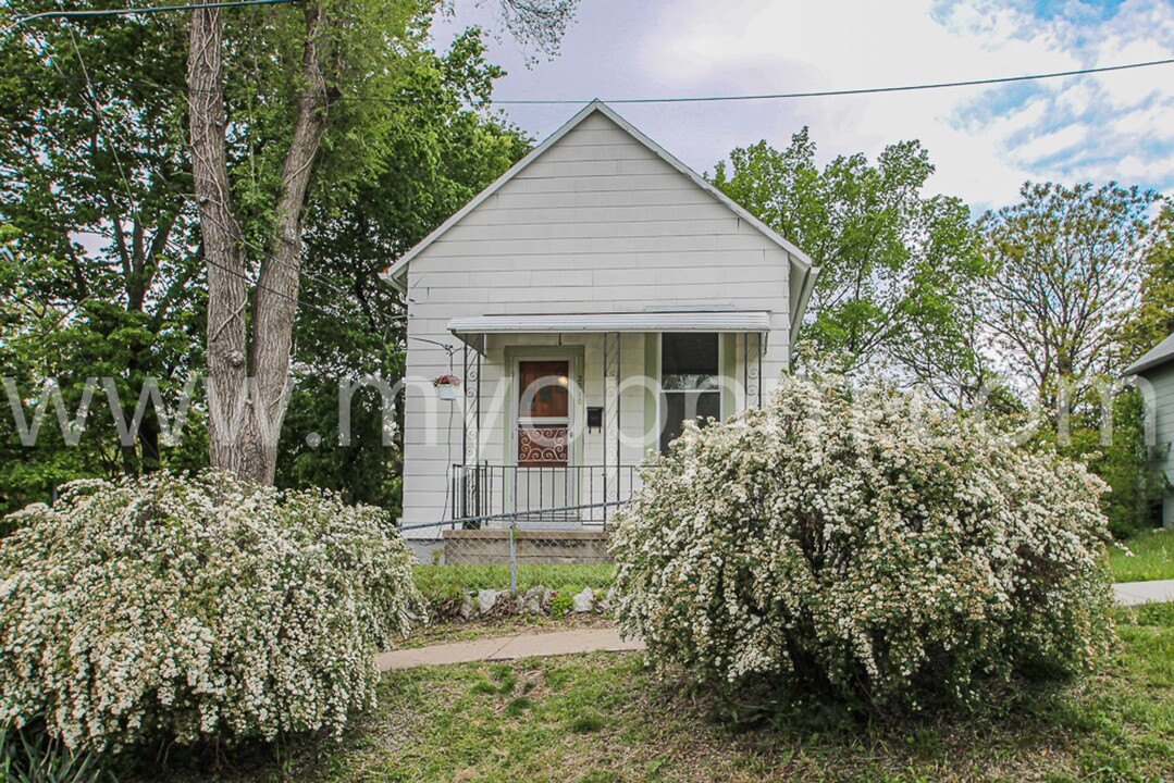 2010 S 4th St in Omaha, NE - Building Photo