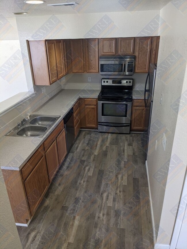 605 Rampart Dr