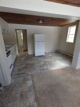 50 Cross Rd, Unit 6 in Middletown, NY - Foto de edificio - Building Photo