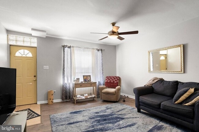 1520 S Iseminger St in Philadelphia, PA - Building Photo - Building Photo