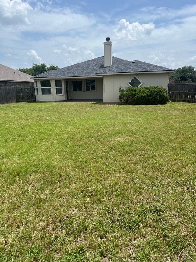 10017 Barton Creek Dr in Waco, TX - Building Photo - Building Photo