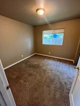 R311 S Peach St in Medford, OR - Building Photo - Building Photo