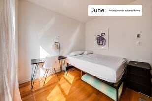 Room in Shared 6 bed/2 bath home in New York, NY - Building Photo