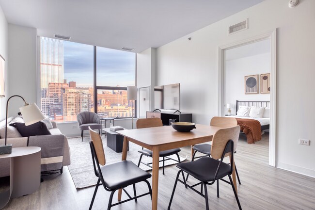 413 S Halsted St in Chicago, IL - Foto de edificio - Building Photo