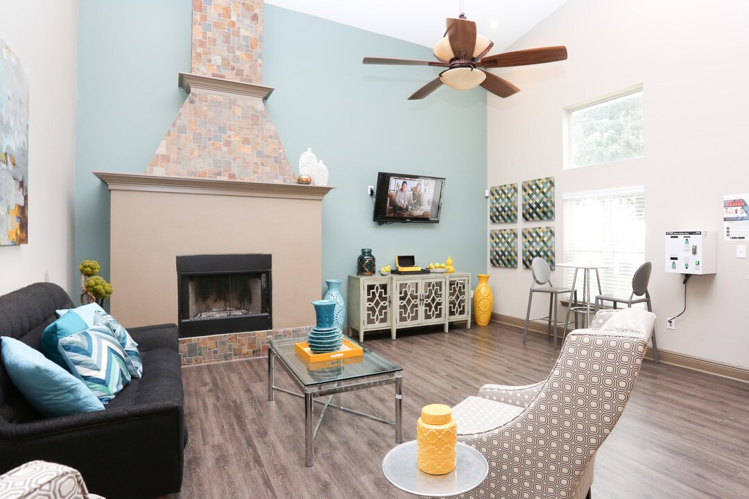 Sedona Canyon in San Antonio, TX - Foto de edificio