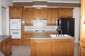 6605 NW Euclid Ave in Lawton, OK - Building Photo - Building Photo