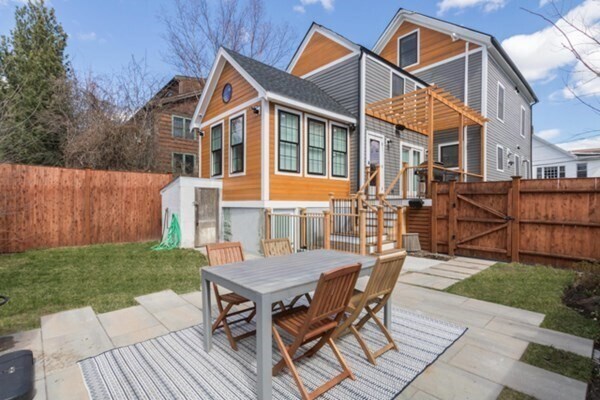 property at 409 Norfolk St