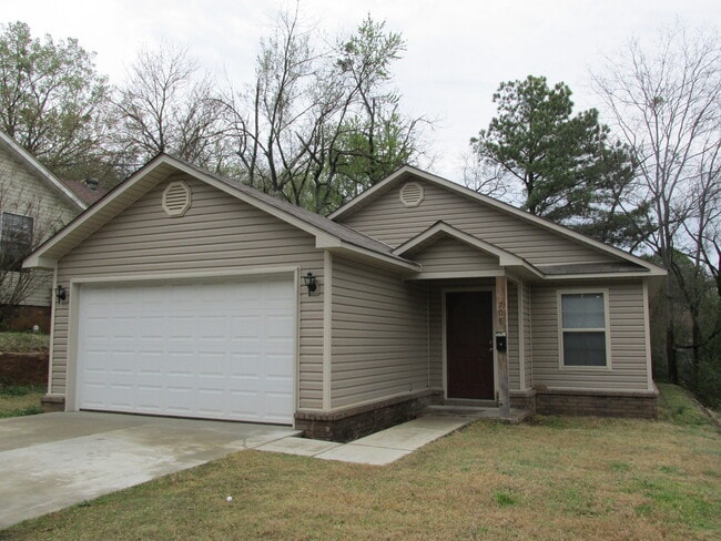 property at 708 N 15th St
