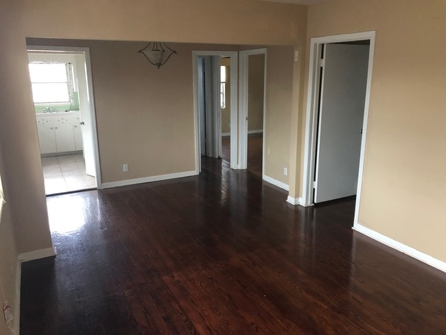 108 S Lakeside Dr, Unit #4