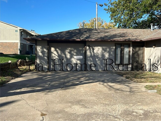 900 E Kay St in Derby, KS - Building Photo - Building Photo