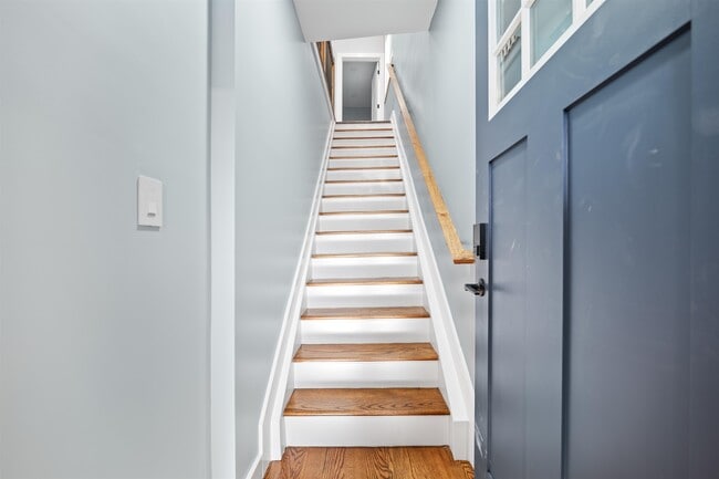 8 Essex St in Nutley, NJ - Building Photo - Building Photo