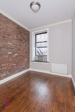 47 1/2 E 1st St in New York, NY - Building Photo - Building Photo