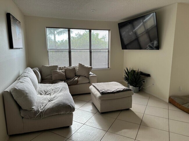 2315 N Congress Ave, Unit 34 in Boynton Beach, FL - Building Photo - Building Photo