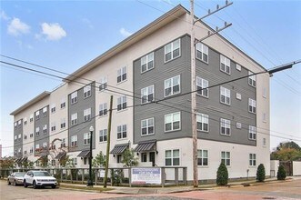 2100 St Thomas St-Unit -105 in New Orleans, LA - Building Photo - Building Photo