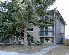 3720 15a St SW in Calgary, AB - Building Photo - Building Photo