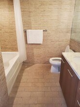 50 Biscayne Blvd, Unit 409 in Miami, FL - Building Photo - Building Photo