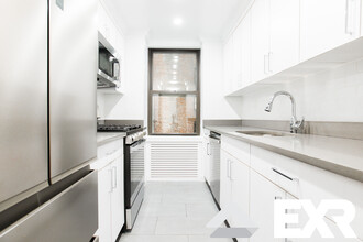 20 5th Ave, Unit PHBC in New York, NY - Building Photo - Building Photo