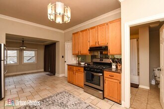 1720 N Ashland Ave, Unit J00W in Chicago, IL - Building Photo - Building Photo