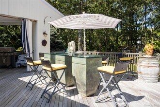 26 Quarter Ct in Westhampton, NY - Building Photo - Building Photo