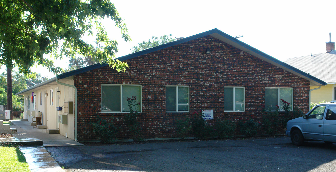 507 N 6th St in Yakima, WA - Building Photo