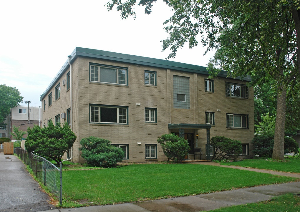 4445 Chowen Ave S in Minneapolis, MN - Building Photo