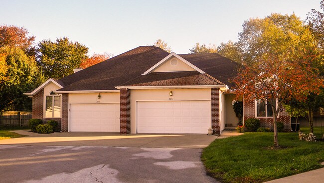 Deerfield Villas in Springfield, MO - Foto de edificio - Building Photo