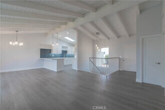 633 Vista Bonita in Newport Beach, CA - Foto de edificio - Building Photo