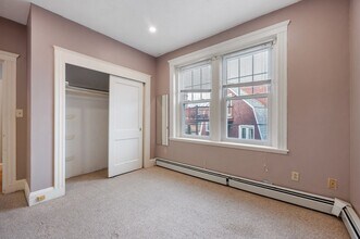 142 Sutherland Rd, Unit 15 in Boston, MA - Foto de edificio - Building Photo