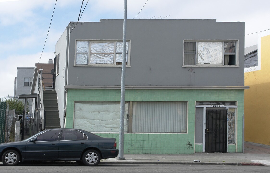 5369-5367 Foothill Blvd in Oakland, CA - Building Photo