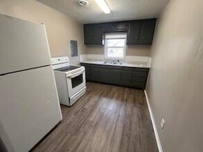 125 E Neosho St in Granby, MO - Building Photo - Building Photo