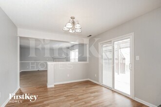 10755 Trailwood Dr in Fishers, IN - Foto de edificio - Building Photo