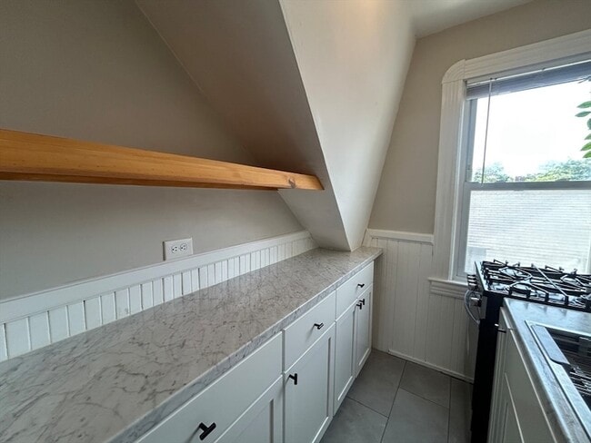 84 Durfee St, Unit 3 in New Bedford, MA - Building Photo - Building Photo