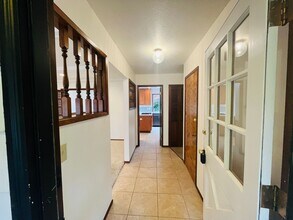 7155 SW Alden St in Portland, OR - Building Photo - Building Photo