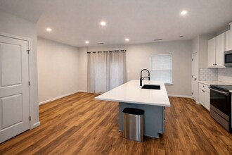 4322 Sconce in Williamsburg, VA - Building Photo - Building Photo