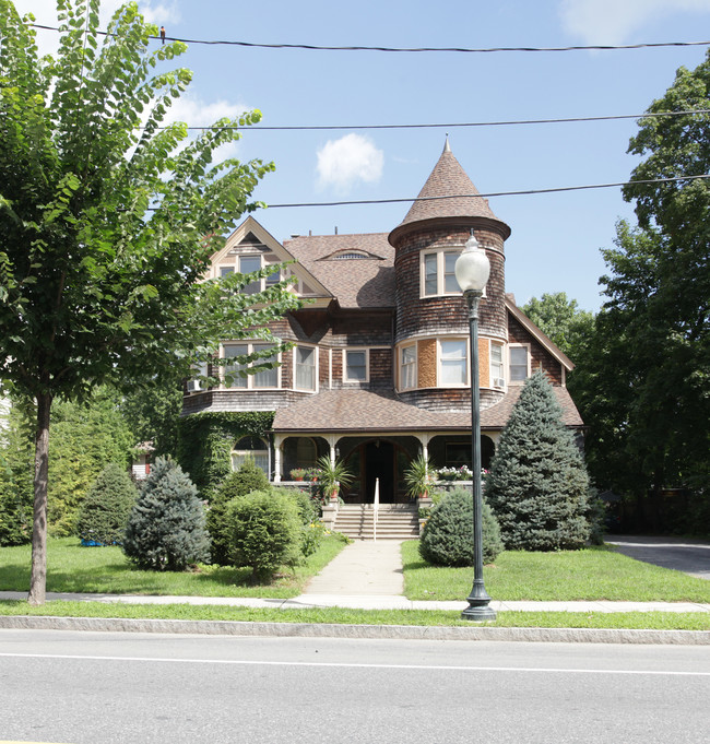 162 Warren St in Glens Falls, NY - Building Photo - Building Photo